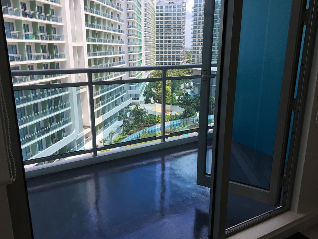 마닐라 Cozy 1Br W/ Balcony At Azure 아파트 외부 사진